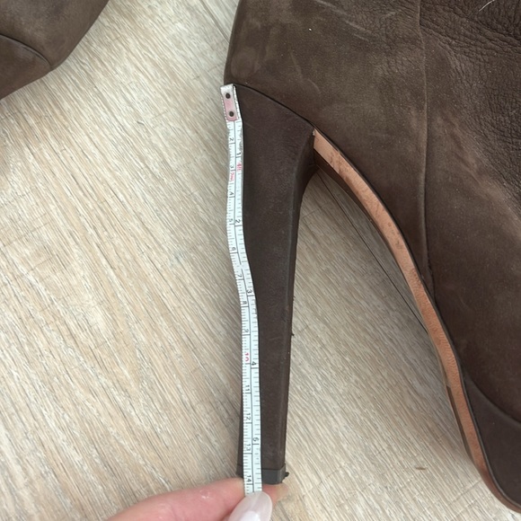 Gucci brown suede boots - Picture 12 of 14